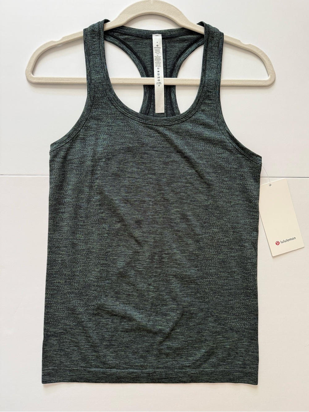 Lululemon Swiftly Racerback 2.0 - Picture 2 of 9
